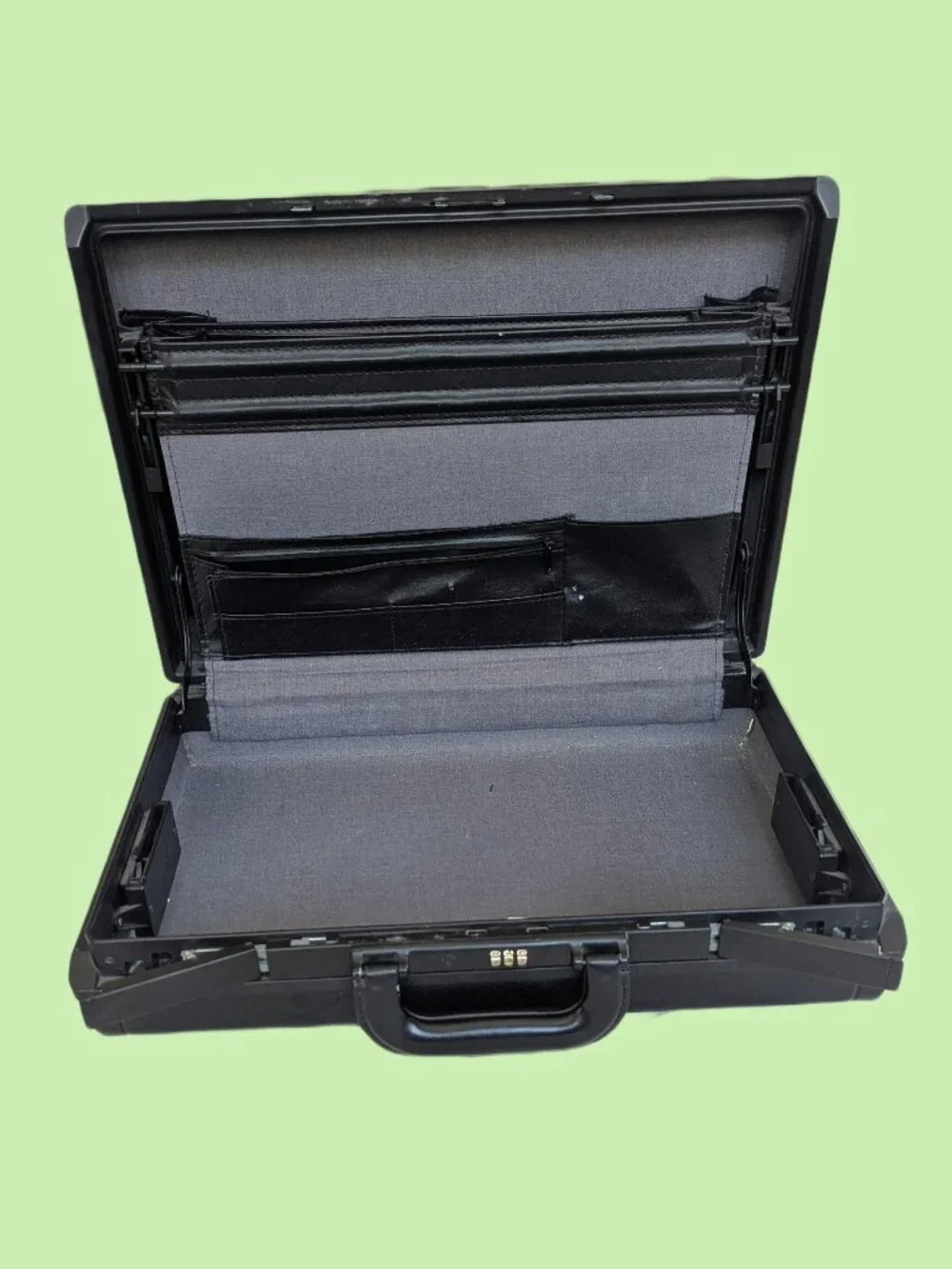 Vintage 1980's Samsonite Hardshell Combo Lock Briefcase